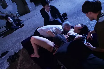 Nữ điều tra viên điều tra nhóm tội phạm ép quan hệ nhưng còn non và xanh lắm