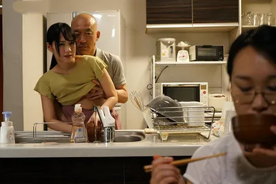 Gã chồng làm tình hạt giống nhỏ riêng của người vợ khi biết vợ yêu không thể sinh con cho mình