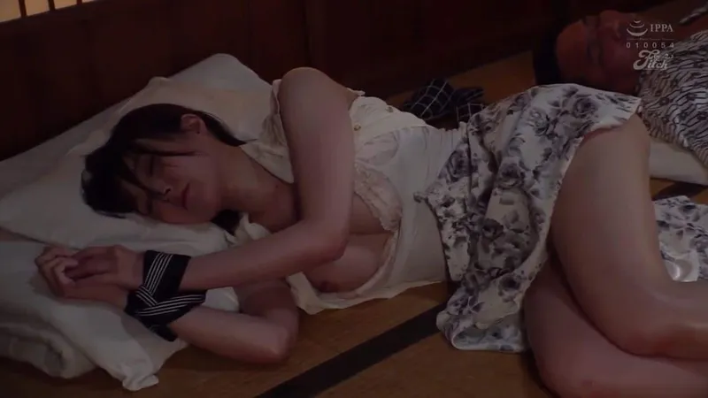 Xin gã chồng đi công tác với cấp trên, nữ nhân viên rơi vào kế hoạch của ông sếp biến thái