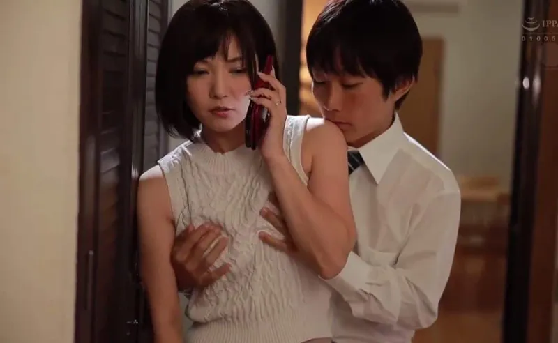 Người chồng đi đánh golf, người vợ ở nhà dẫn trai trẻ về xxx cho sướng