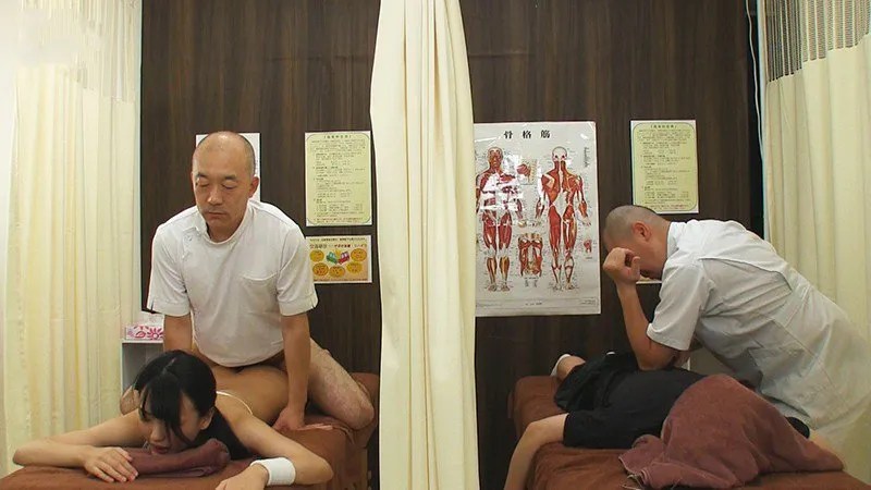 Dẫn người yêu đi mát-xa rồi bị xoạc cạnh bên mà không hề hay biết